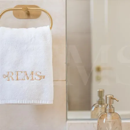 Apartment Getaway With Parking, Jacuzzi And Pool Rems MIJAS COSTA