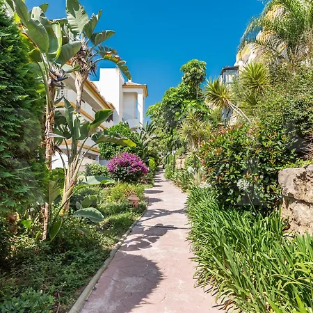 Apartment Getaway With Parking, Jacuzzi And Pool Rems MIJAS COSTA
