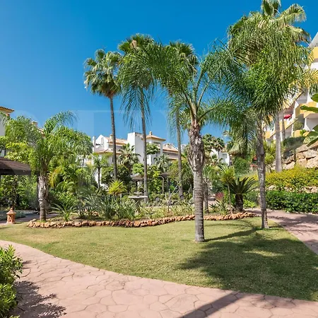 Getaway With Parking, Jacuzzi And Pool Rems Apartment *