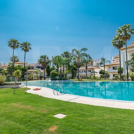 Apartment Getaway With Parking, Jacuzzi And Pool Rems MIJAS COSTA